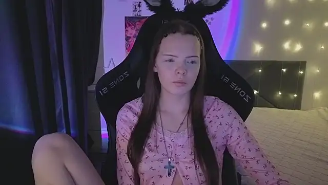 Luna_Navy's cam snapshot