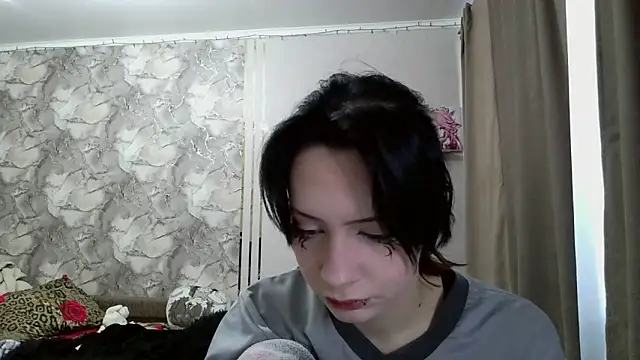 LxayBloom's cam snapshot