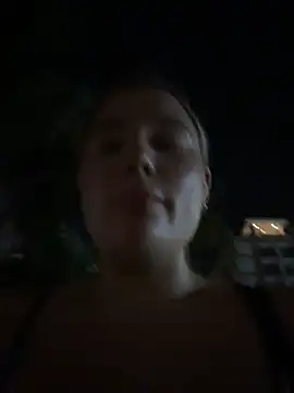 VineraSweet live sex cam