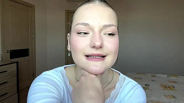 Milayouknow's cam snapshot