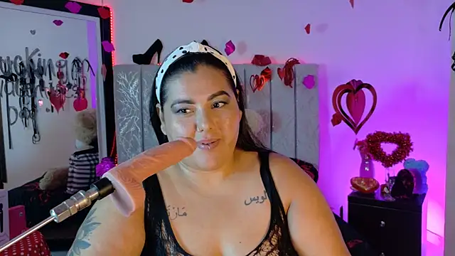 AndreaKinky live sex cam