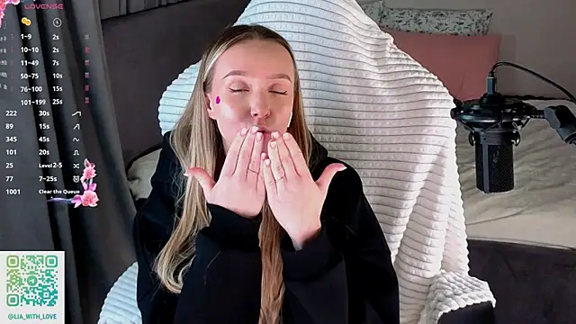 HollisBeckett live sex cam