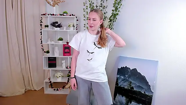 CharityKhamo's cam snapshot