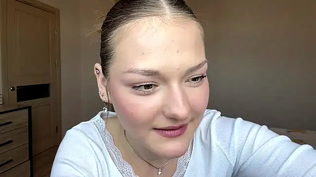 Milayouknow's cam snapshot