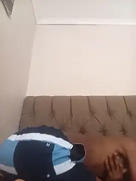 Leroyhotess live sex cam