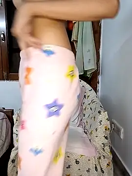 miss_raavy's cam snapshot