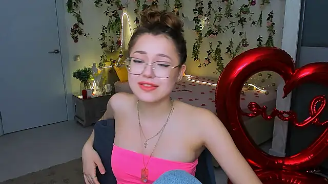 SereneFlame live sex cam