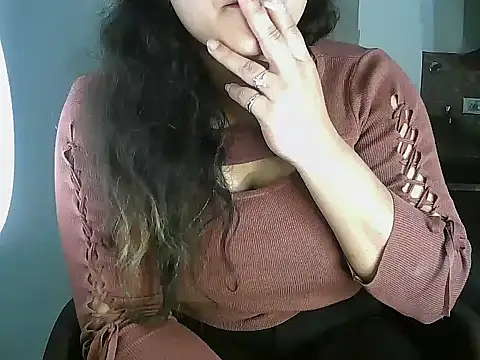 shreya_saxena_01's cam snapshot