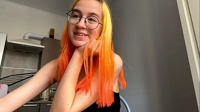 EmilyHein live sex cam