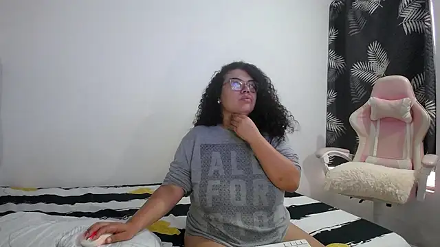 mabigomez00's cam snapshot