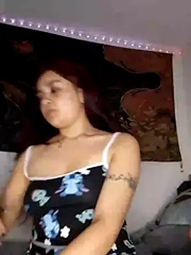 Lucy_allen1's cam snapshot