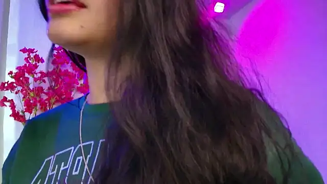 Maddie_T18's cam snapshot