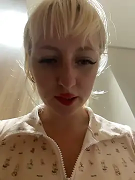 RonnieKiss live sex cam