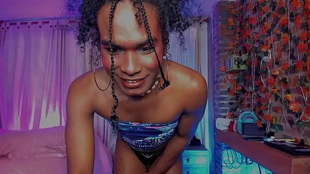 LaGoldenBitch live sex cam