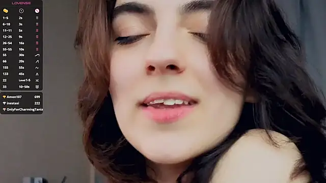 DracosMoon live sex cam