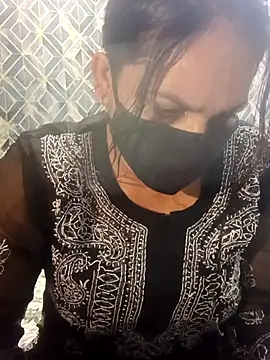 01Mona's cam snapshot