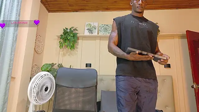 hunter_biggest's cam snapshot