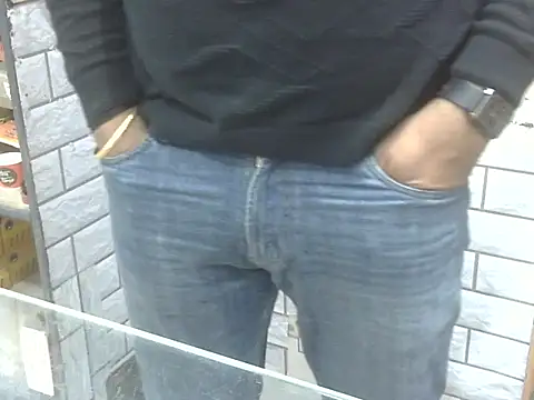 hairy_boy6inch's cam snapshot