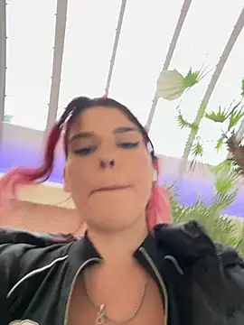 RiriRoseey live sex cam