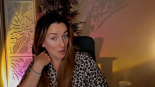 RebeccaMartinez live sex cam