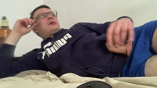 viktor1992-1-1 live sex cam