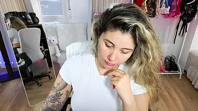 Tawny_cox live sex cam