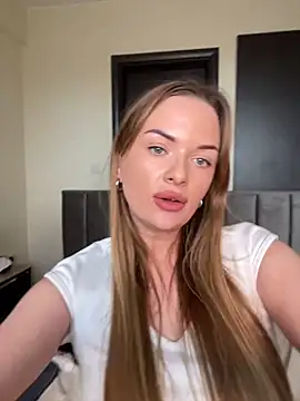 ElenaRebelle live sex cam