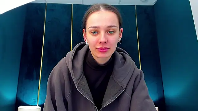 AprilWong live sex cam