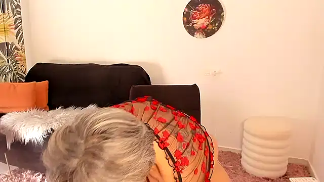 Milf-Ella live sex cam