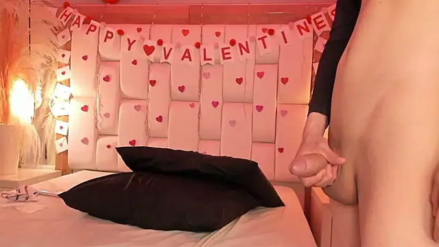 Daphne_And_Roger live sex cam