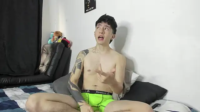 troy_rouge live sex cam