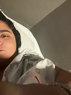 MorenaCariok live sex cam