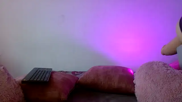 Foxkatty69 live sex cam