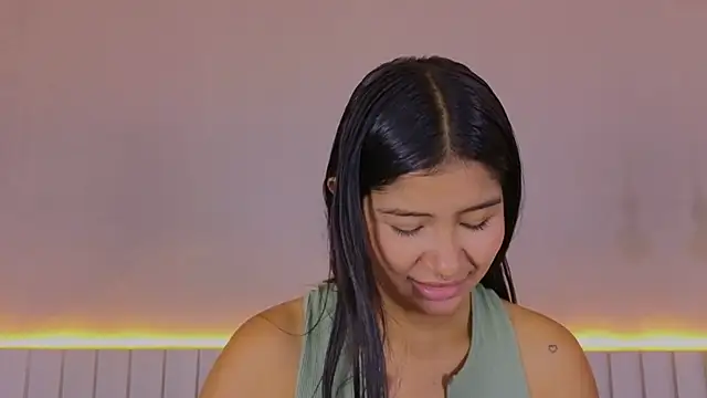 Aida_moreno live sex cam