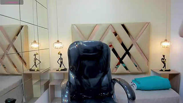 scarletcherry18 live sex cam