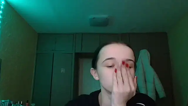 Emilia_Light's cam snapshot