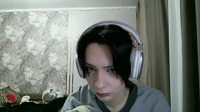 LxayBloom's cam snapshot