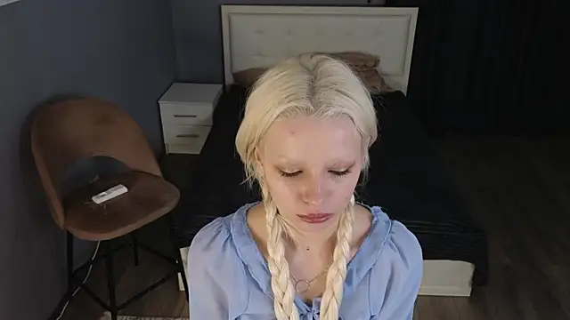 Naomi_Demio's cam snapshot