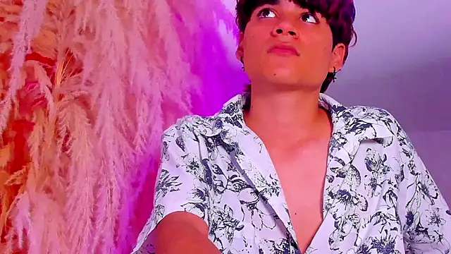 Leo_Glow live sex cam