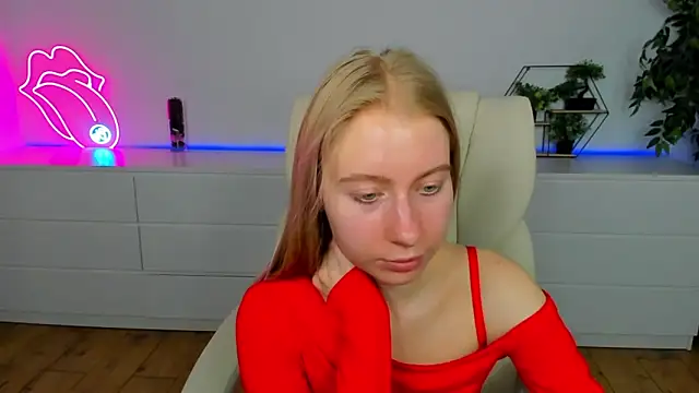 Alina_Blonde's cam snapshot