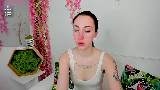 Miss__Linn's cam snapshot