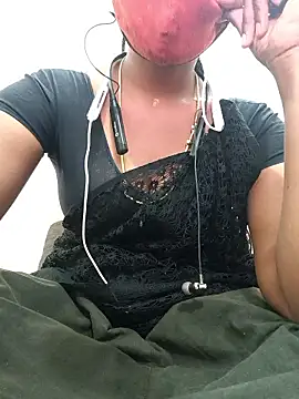 Tamil_Yalini12's cam snapshot