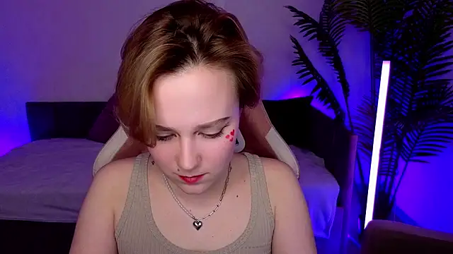 Ellie_Heavenly's cam snapshot