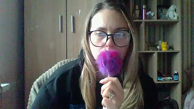 VikiLove765's cam snapshot