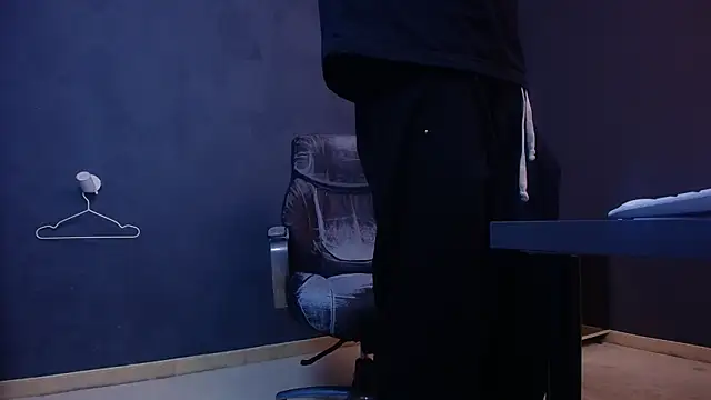 EnzoRace live sex cam