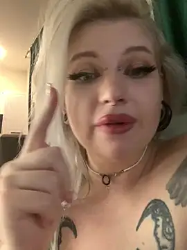 DriveThruDolls live sex cam