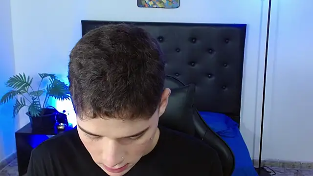 Mattass18 live sex cam