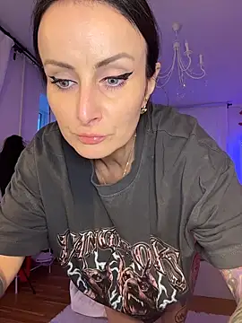 AnnaMaria- live sex cam