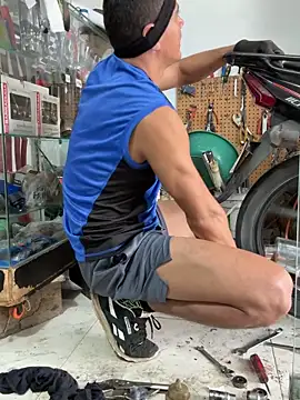 Paul22cm- live sex cam