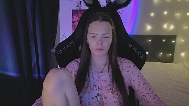 Luna_Navy's cam snapshot